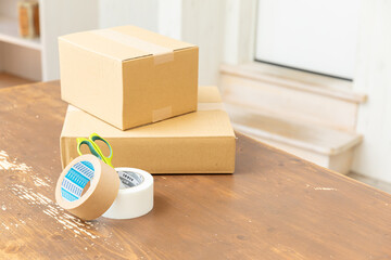 段ボールとガムテープ