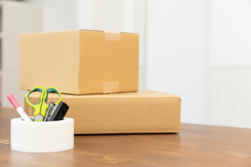 段ボールとガムテープ