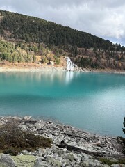 Lac et cascade
