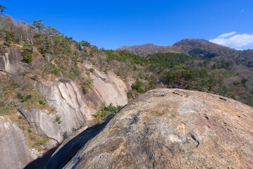 宮崎県延岡市、鉾岳雌岳から望む鬼の目山
