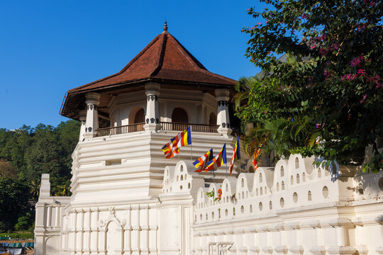  Temple of the Sacred Tooth Relic (Sri Dalada Maligawa) in Kandy, Sri Lanka