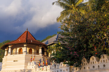 Obraz premium Temple of the Sacred Tooth Relic (Sri Dalada Maligawa) in Kandy, Sri Lanka