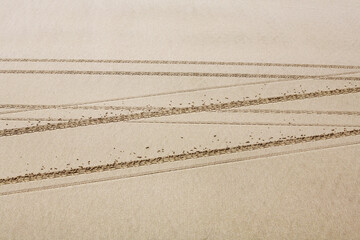 Radspuren im Sand © janvier