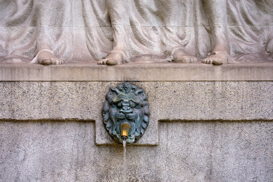Close-up of Felix and Regula stone fountain at Swiss city of Z&uuml;rich on a winter day. Photo taken January 11th, 2026, Zurich, Switzerland.