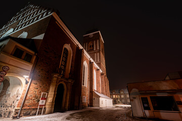 Kościół pod wezwaniem Wniebowzięcia Najświętszej Maryi Panny w mieście Żagań w Polsce. Stanowi on element zespołu augustiańskiego.. Zimowa noc. © boguslavus