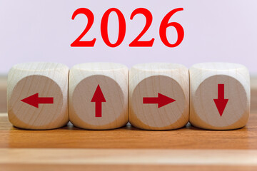 Holzwürfel mit Pfeilen