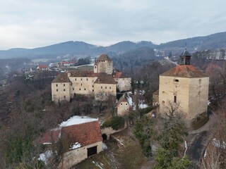 Naklejka premium Burg Neuberg in der Oststeiermark mit Blick ins Joglland, 