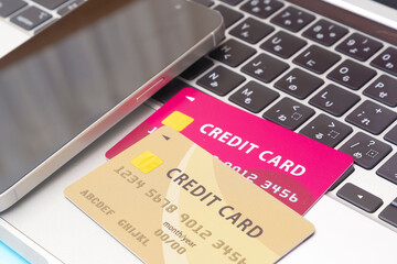 クレカとパソコンとスマホ