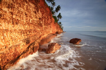 Pha Daeng Beach(Fung Daeng beach)is the important natural attraction, special features are a red cliff with a beautiful pattern facing the east.
Bang Saphan Noi District,Prachuap Khiri Khan,Thailand