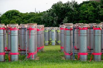 打ち上げ花火　筒を組む　事前準備