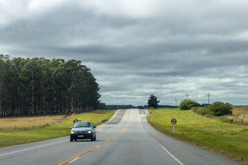 D&iacute;a nublado en la ruta