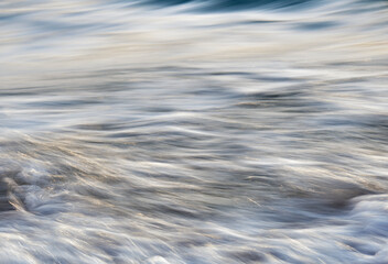 スローシャッターで撮っ波が作る綺麗な模様