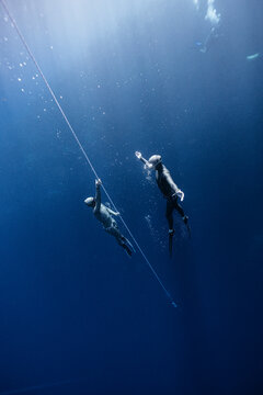 Vertical Descent and Ascent in the Open Sea
