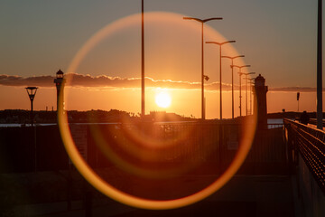 Les phares de la ville de Cannes au levé du soleil...  © Frdric