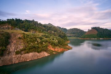 Obraz premium Golden hour at the Tok Ku Chae bridge, Yala, Thailand