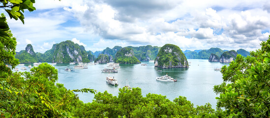 An open water view of the dramatic Ha Long Bay, Vinh Ha Long, a UNESCO World Heritage site © lapas77