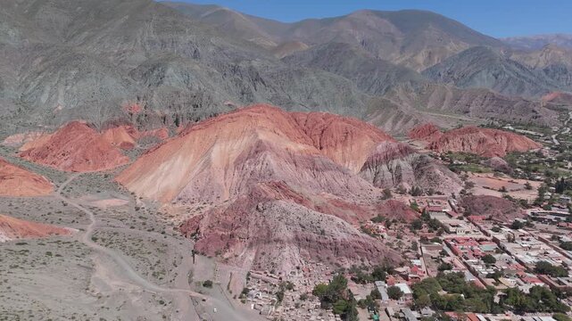 Cerro 7 colores desplazamiento lateral Humahuaca Jujuy Argentina