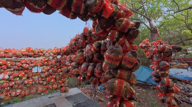 Veera Anjaneyar Kovil Pudupakkam and Anjaneyar Temple Sannidhi and Sri Vyasaraja Tirtha Pratishthita are the hill top temples at Gajagiri Hills, Kelambakkam, Vandalur Road, Pudupakkam, Chennai.