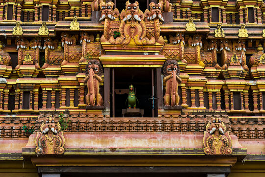 La splendeur dor&eacute;e du temple hindou- Nallur temple Jaffna Sri lanka