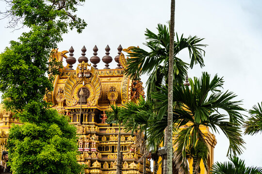 La splendeur dor&eacute;e du temple hindou- Nallur temple Jaffna Sri lanka