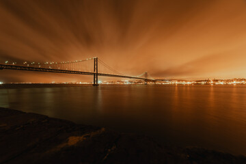 Obraz premium bridge at night
