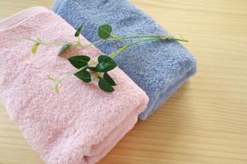ペアのタオル　ピンクとブルー