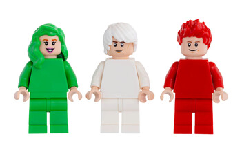 Naklejka premium ortmund - Deutschland 16. Januar 2026 Lego Minifiguren in den Farben grün weiß und rot - Studio Aufnahme