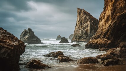 Obraz premium Dramatic rocky Oregon coast seascape on stormy day