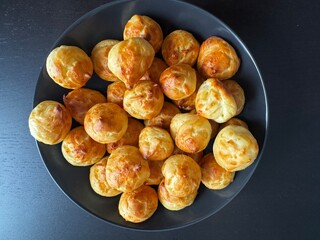 petit choux  au fromage
