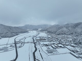 岐阜市の彦坂の田舎の雪景色　ドローン空撮