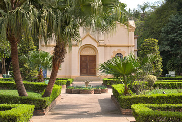 Obraz premium entrance to the garden