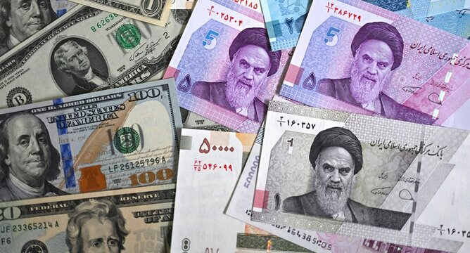 some banknotes from Iran ang United States of America