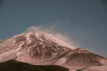 早朝の冬富士
