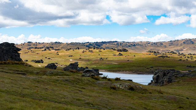 central oatgo new zealand landscape brown yellow colours lake sparce wide big sky beautiful nature