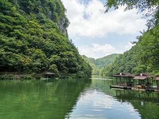 Obraz premium Mountain Valley Lake Scenic Landscape View