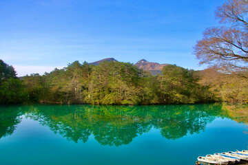早春の五色沼（福島県・北塩原村）