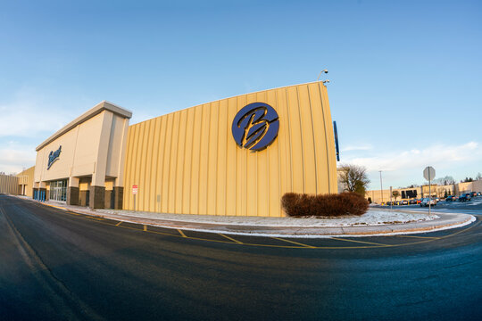 New Hartford, NY - Jan 16, 2026: Fisheye view of Boscov&rsquo;s department store&mdash;Sangertown Square Mall location, showcasing seasonal retail access and holiday shopping
