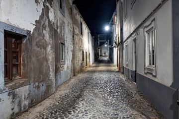 Obraz premium narrow street in the old town, portugal 