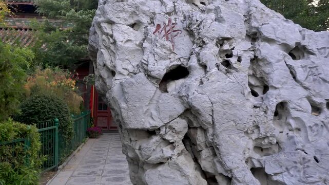Daxiangguo Temple in Kaifeng City, Henan Province, China, was founded during the Northern Qi Dynasty (555 AD). It is a renowned Buddhist temple in China. 