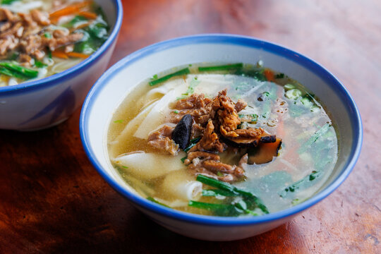 Traditional Hakka Flat Rice Noodles with Braised Mushroom Pork Sauce in Nanzhuang Old Street 