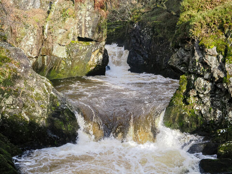 Ingleton Waterfalls Trail, Yorkshire &ndash; Scenic Forest Waterfall Landscape