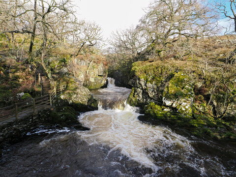 Ingleton Waterfalls Trail, Yorkshire &ndash; Scenic Forest Waterfall Landscape