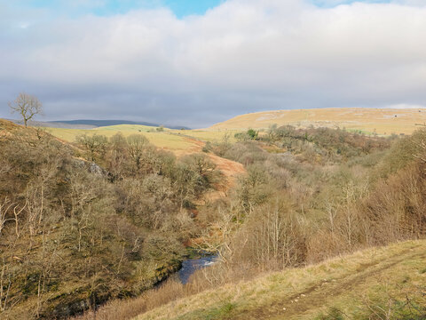 Ingleton Waterfalls Trail, Yorkshire &ndash; Scenic Forest Waterfall Landscape