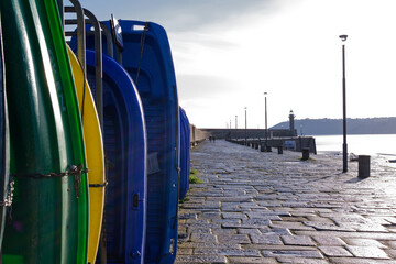 plage et port de binic, dans les c&ocirc;tes d'armor - bretagne