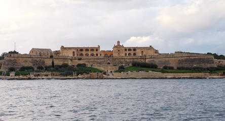 Fototapeta premium View of Valletta's Old Town from a ferry in Malta