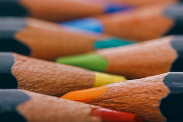 Obraz premium Close up of colorful colored pencils on a table
