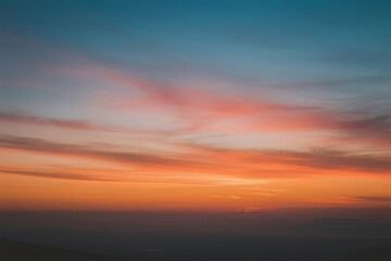 Obraz premium Colorful sky at sunset with clouds