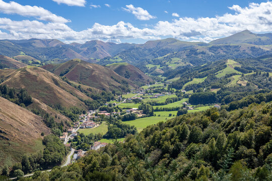 Paysage de la vall&eacute;e des Aldudes, Pays Basque
