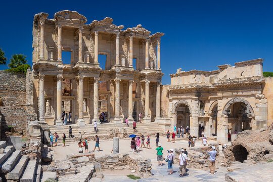In the ruins of Ephesus (Efes)