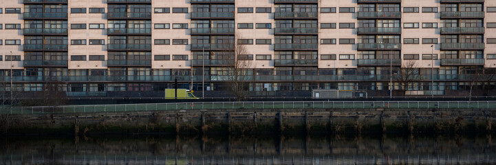 Modern high rise flats at Finnieston in Glasgow © Richard Johnson